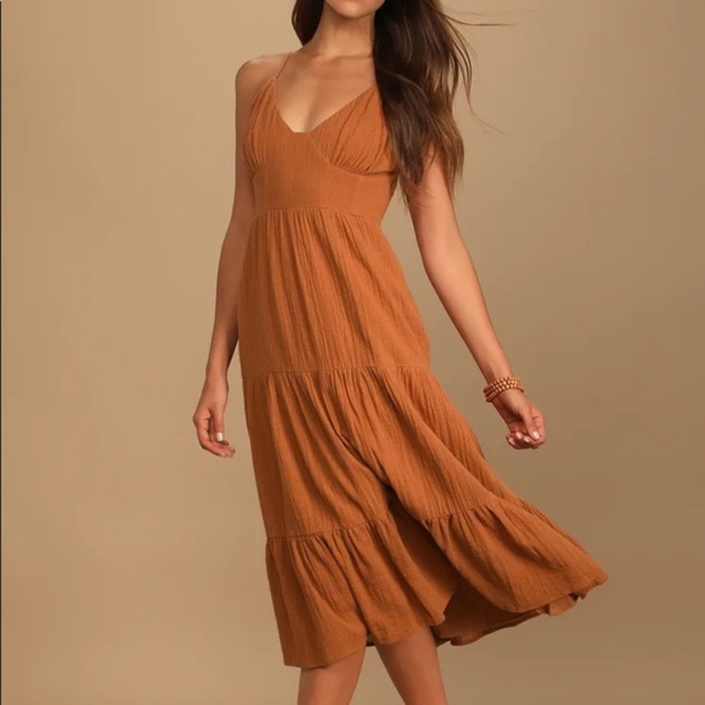 | lulus • go with the flow tiered midi dress • small |